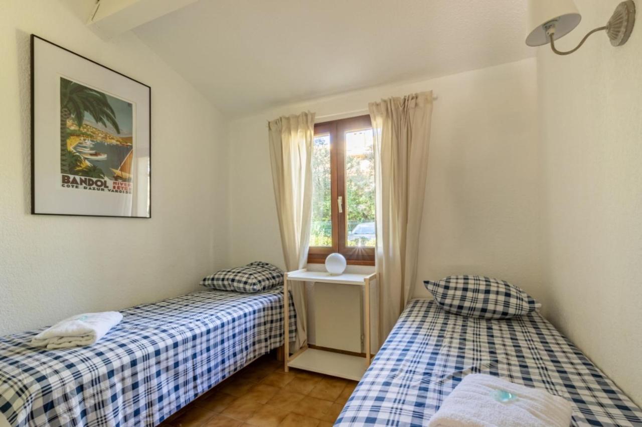 Appartamento Nice Apt For 4 With Terrace And Pool Bandol Esterno foto